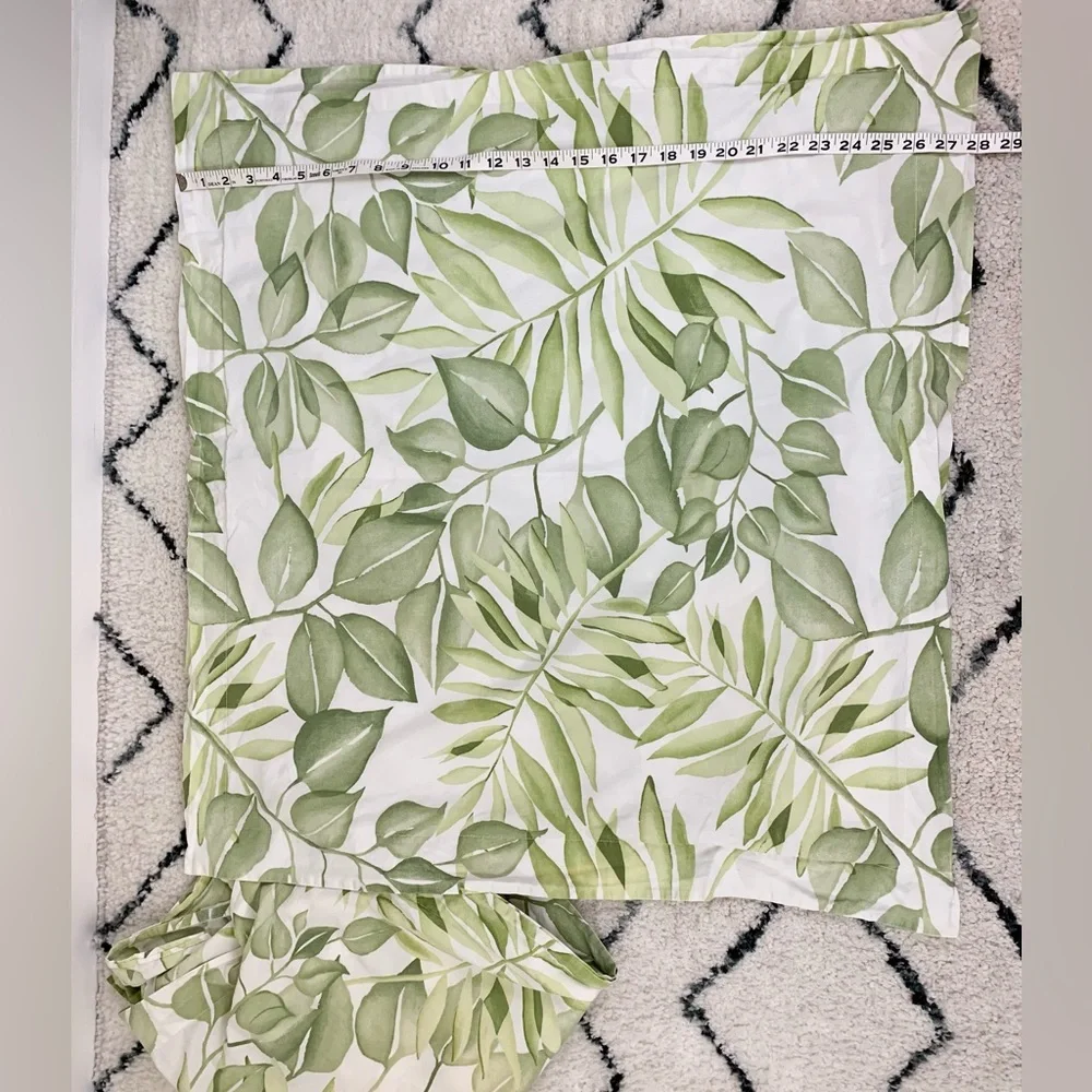 Pottery Barn Naturals Overlapping Leaves Leaf-Print Euro Pillowcases 100% cotton